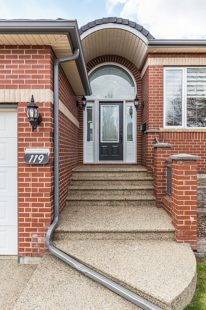 Property Photo:  119 Perry Crescent NE  AB T1C 1X2 