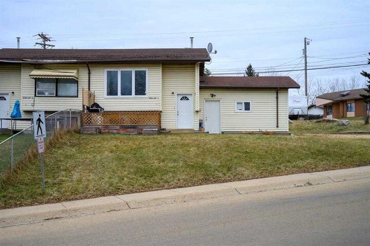 4618 54 Street — photo 1