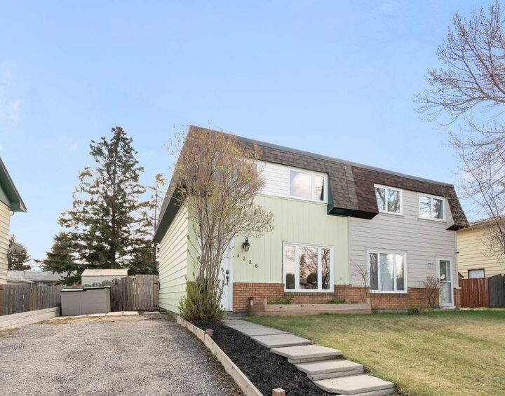 Property Photo:  3226 Dover Crescent SE  AB T2B 1V2 