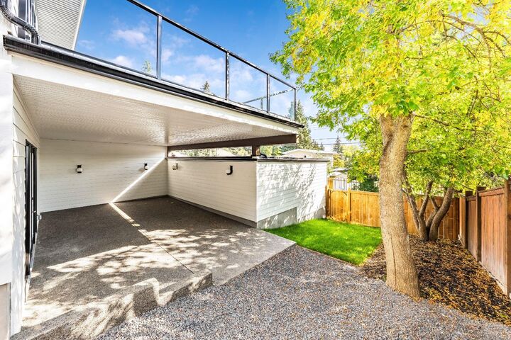 Property Photo:  2755 Cannon Road NW  AB T2L 1C5 