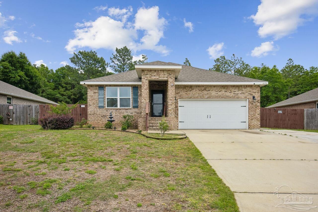 Property Photo:  4656 Red Oak Dr  FL 32583 