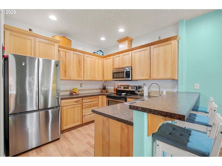 Property Photo:  5797 SE 18th Ct  OR 97080 