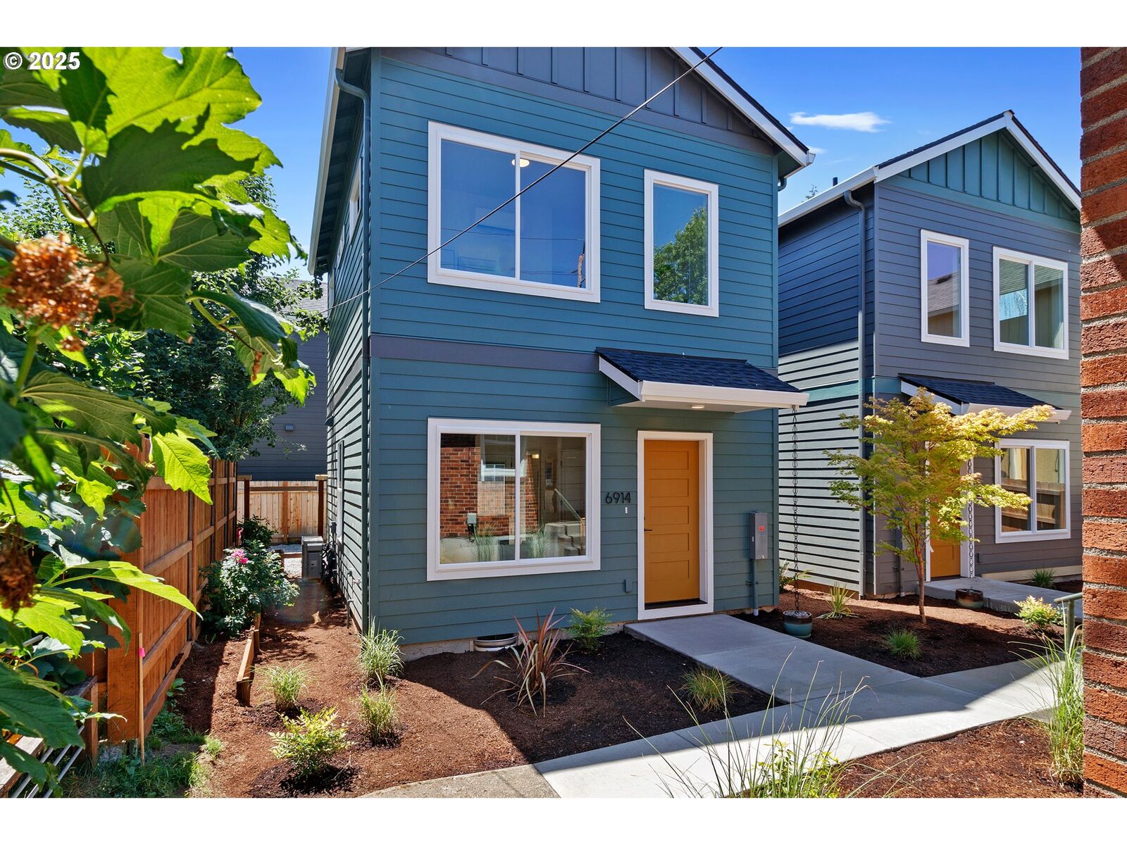 Property Photo:  6914 N Swift St  OR 97203 