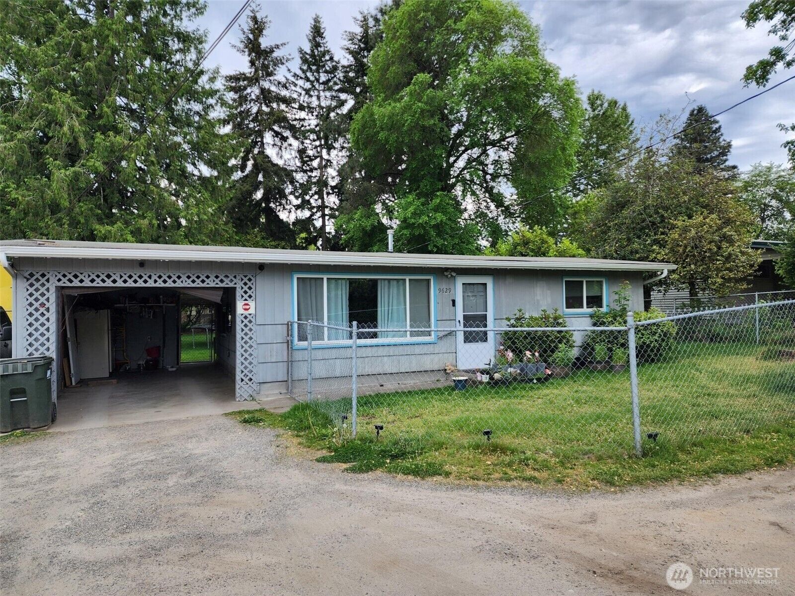 Property Photo: 9629 S 240th Street WA 98031