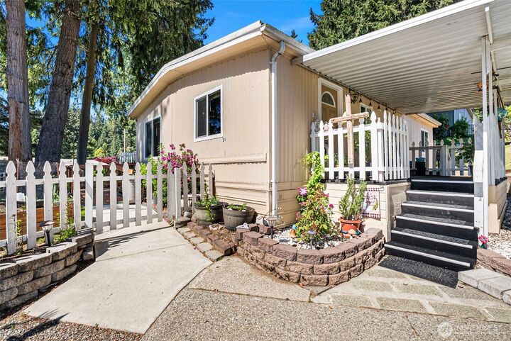 Property Photo: 16300 NE State Hwy 305 31 WA 98370