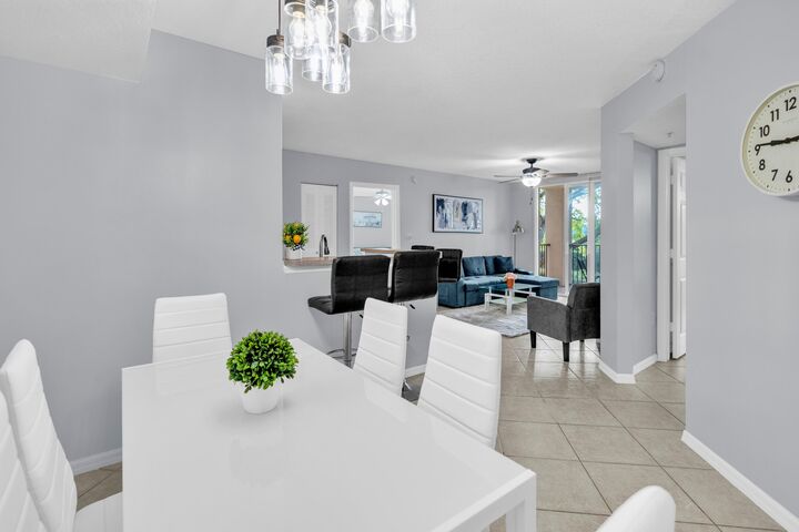 Property Photo:  214 Villa Circle 214  FL 33435 