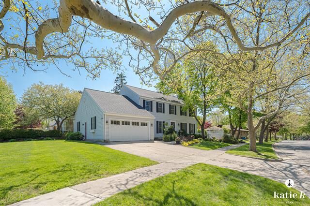Property Photo:  2538 Beechwood Drive SE  MI 49506 