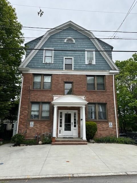 Property Photo:  58 Taft Avenue Ge  RI 02906 
