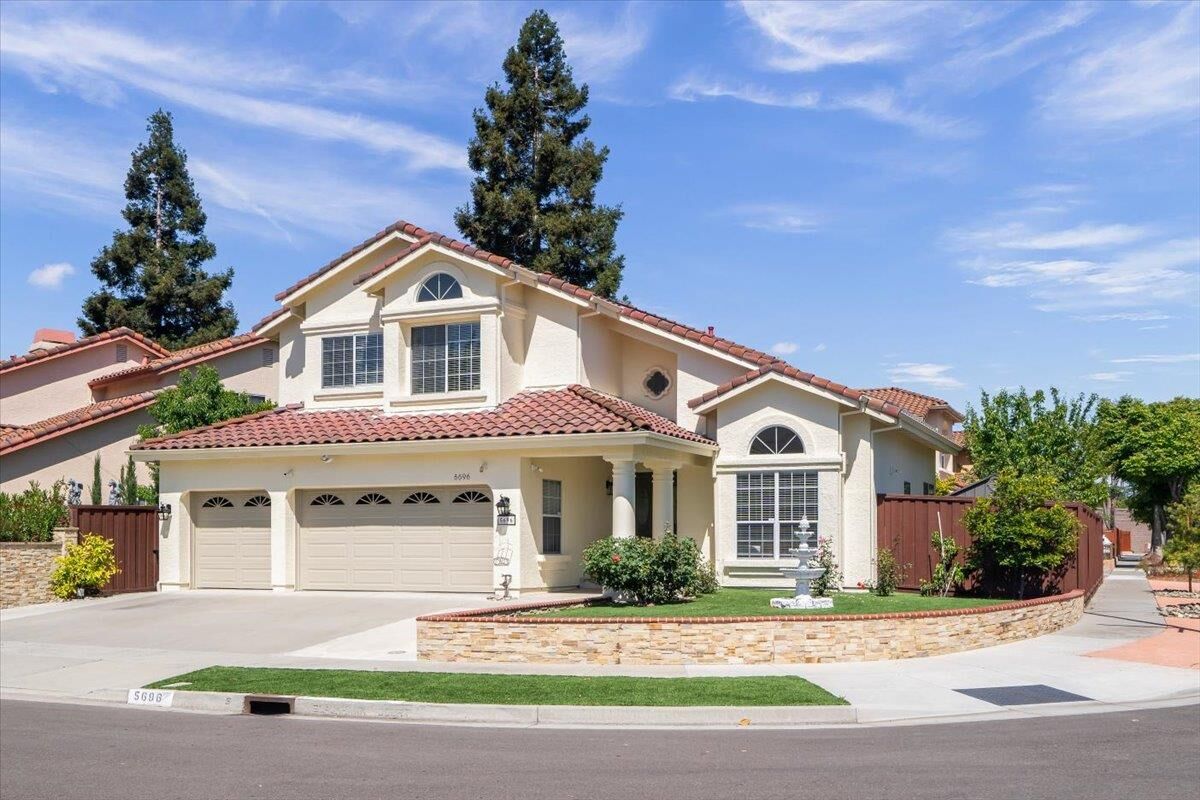 Property Photo:  5696 Blackhawk Court  CA 95123 