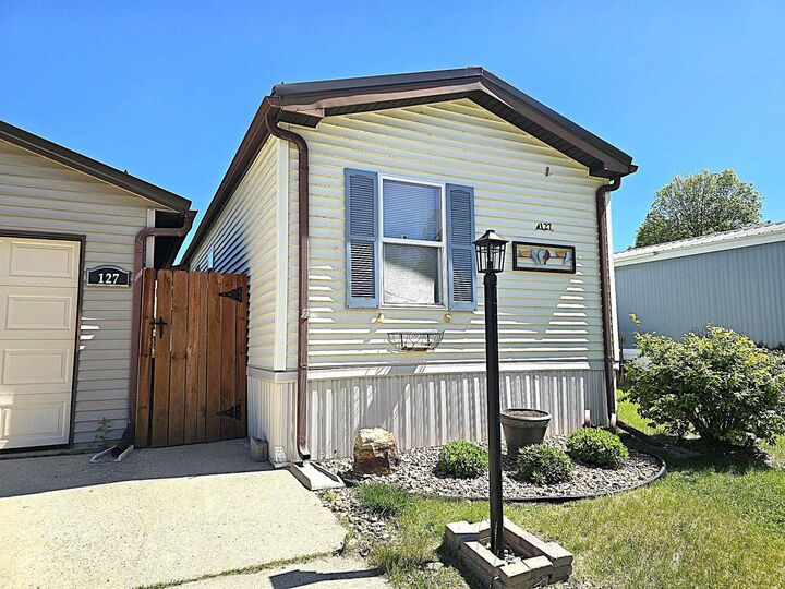 Property Photo: 127 Falling Creek Circle WI 53548