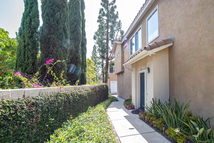Property Photo: 4175 Via Candidiz 21 CA 92130
