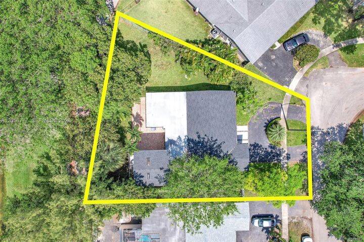 Property Photo:  3411 Thomas St  FL 33021 