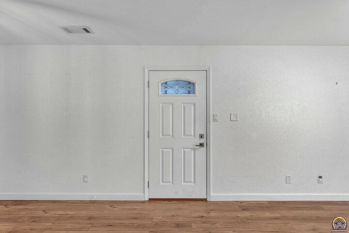 Property Photo: 3033 SW Lydia Ave Unit #107 KS 66614