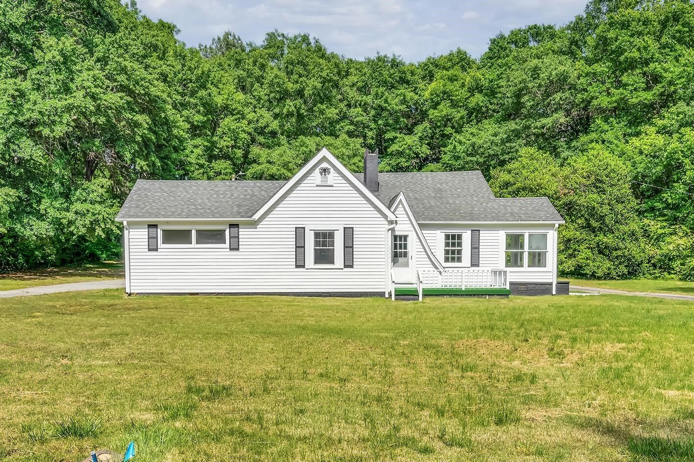 Property Photo:  220 Casey Creek Road  SC 29323 