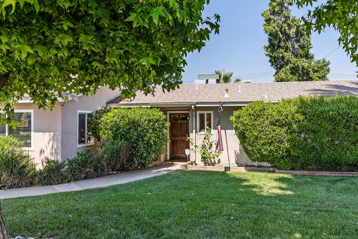 Property Photo:  919 S Whitney Street  CA 93277 