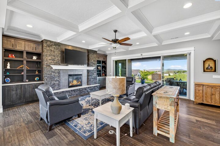 Property Photo:  3006 N Bermuda Rd  WA 99338 