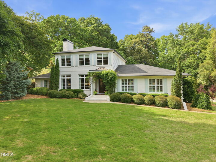 Property Photo:  
