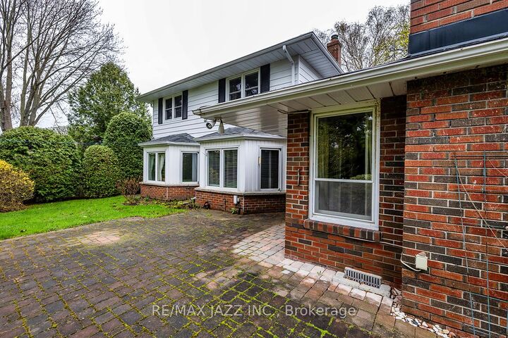 Property Photo: 233 Wellington Street ON L1N 5L7