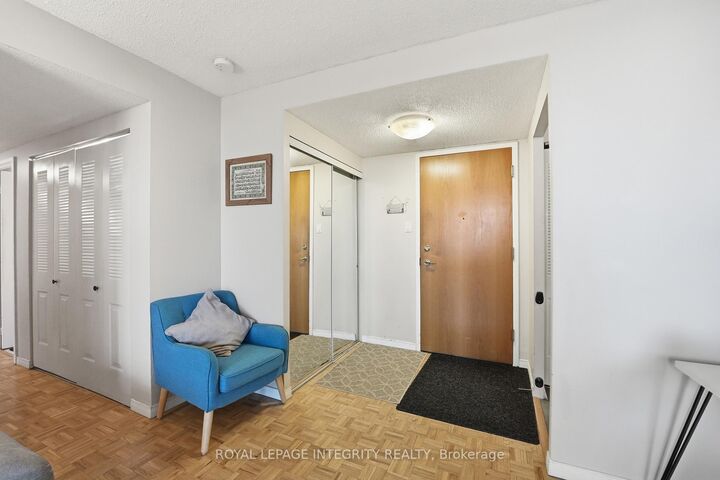 Property Photo: 2760 Carousel Crescent 1208 ON K1T 2N4