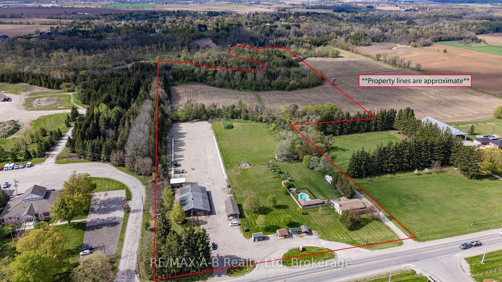 Property Photo: 1241 - 1247 Colborne Street W ON N3T 5L7