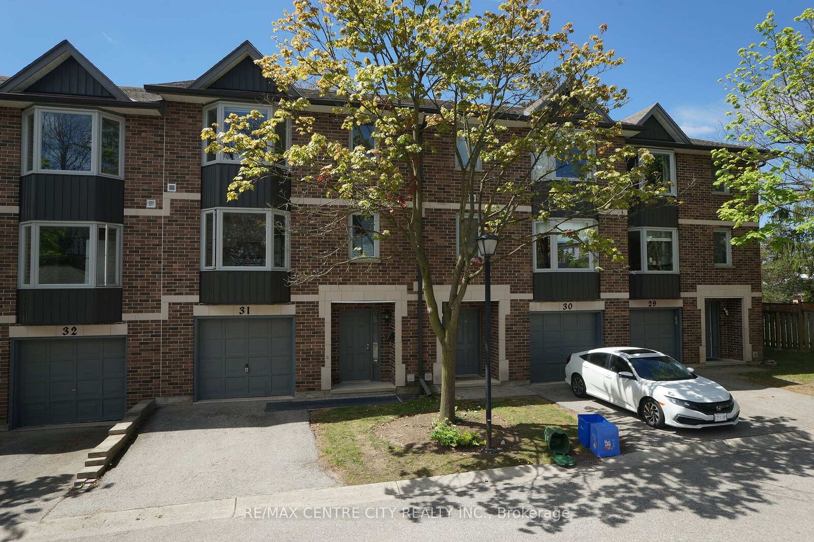 Property Photo: 1548 Richmond Street 31 ON N6G 4W8