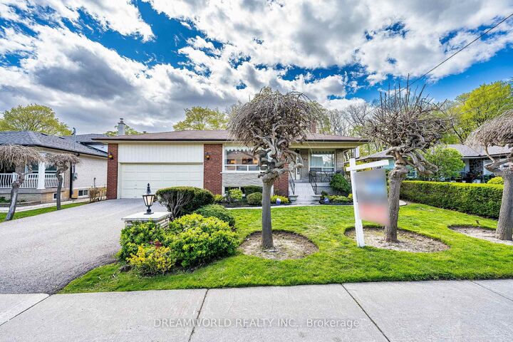 Property Photo: 169 Grandravine Drive ON M3J 1B6