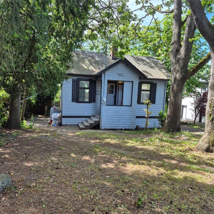 Property Photo:  67 Cadillac Ave  BC V8Z 1T5 