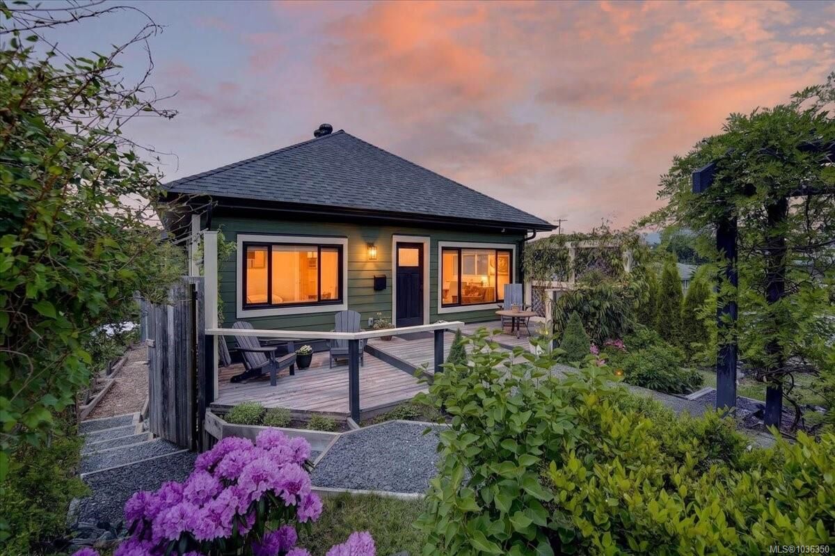 Property Photo:  3198 5th Ave  BC V9Y 4J3 