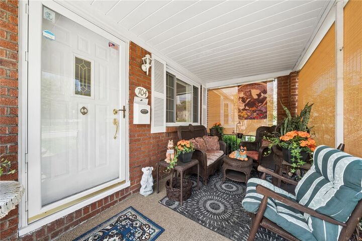 Property Photo:  704 Macfarlane Dr  PA 15235 