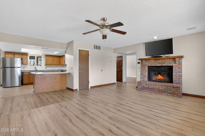 Property Photo:  704 E Peppertree Avenue  AZ 85119 