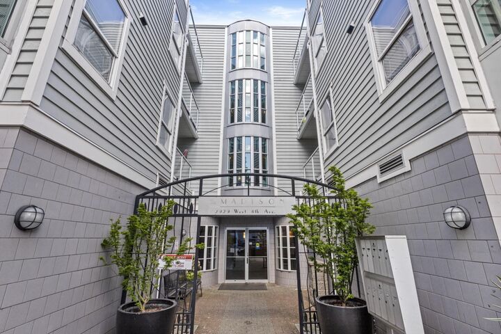 Property Photo:  2929 W 4th 402  BC V6R 4A1 