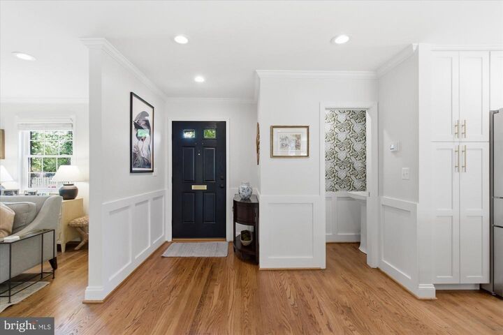 Property Photo:  900 Chalfonte Drive  VA 22305 