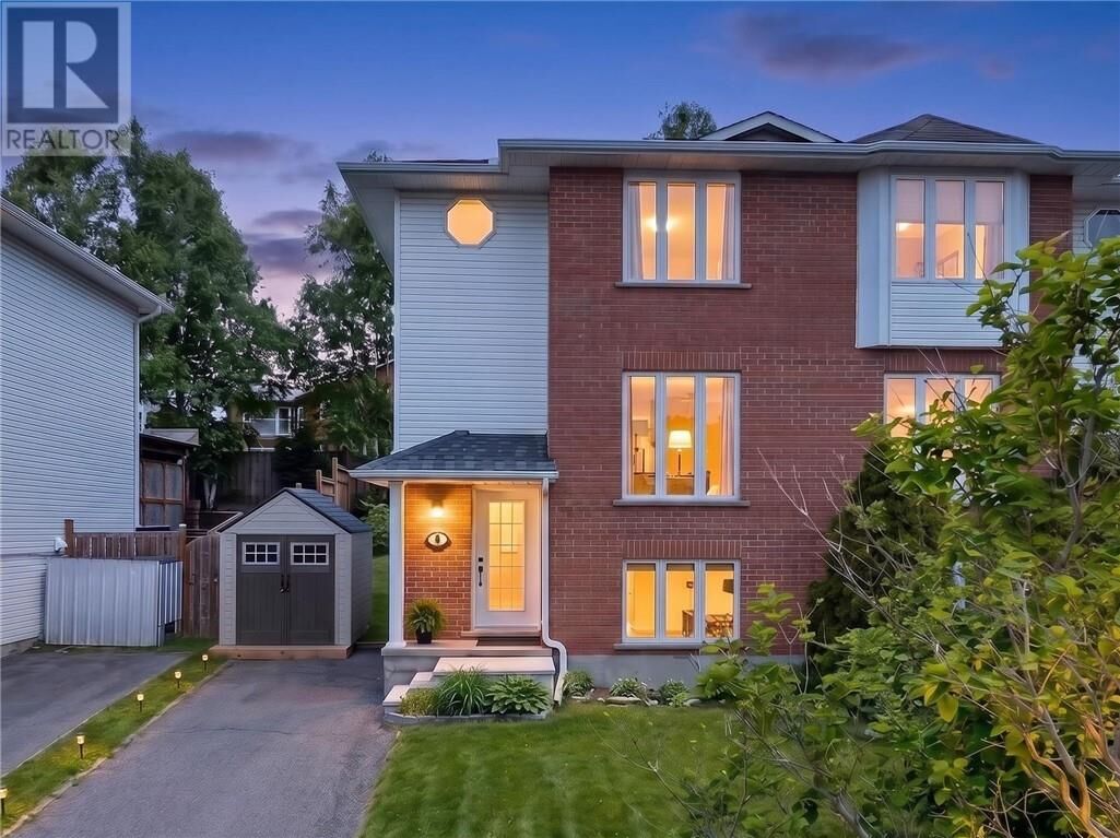 Property Photo:  180 Eaglestone Court  ON P3B 4K1 