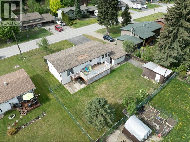 Property Photo:  1002 Ninth Street  BC V0G 1Z0 