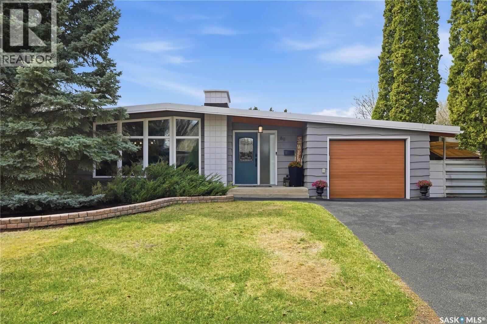 Property Photo:  89 Phillips Crescent  SK S7H 3M9 