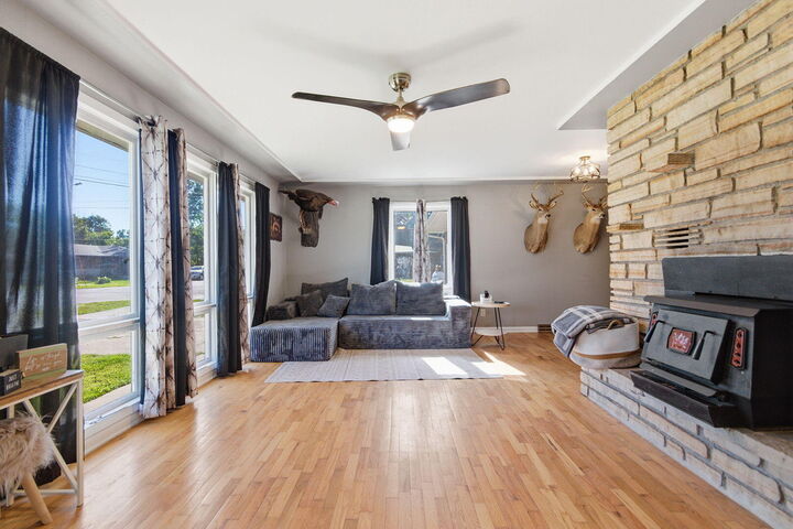 Property Photo: 901 E Booth St MO 65240