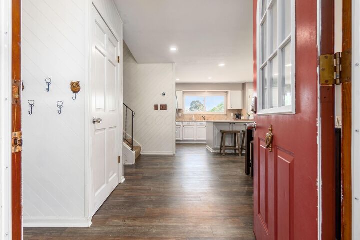 Property Photo: 616 Fawndale Place OH 43230