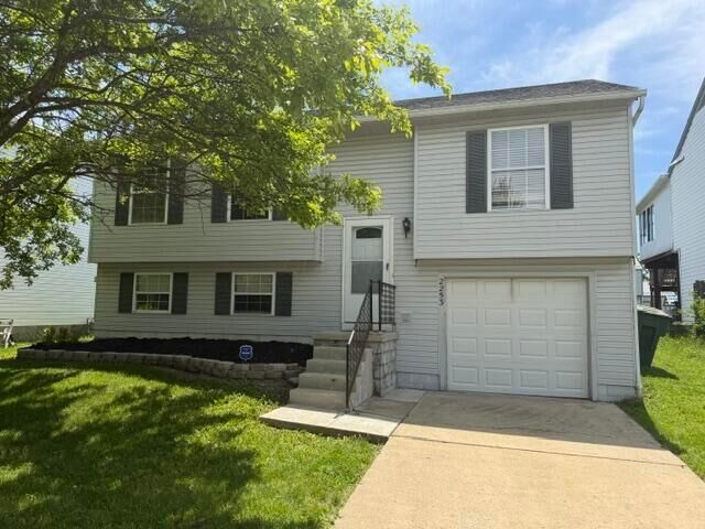 Property Photo:  2253 Autumn Village Court  OH 43223 