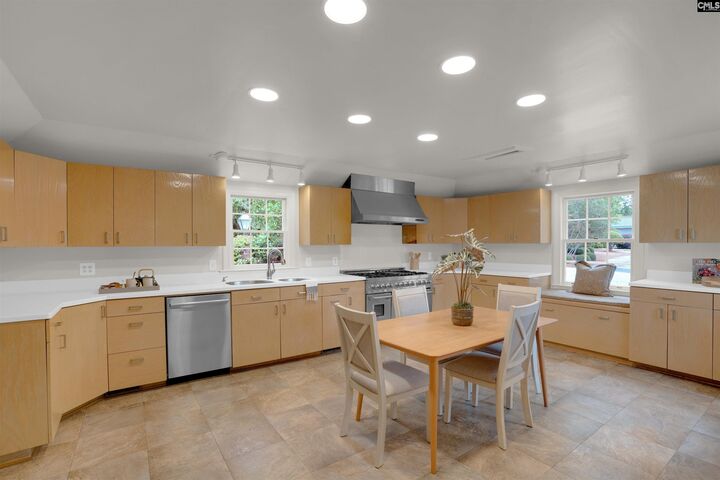 Property Photo:  723 Hampton Hill  SC 29209 
