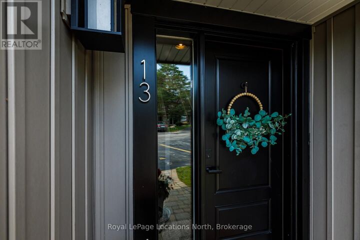 Property Photo:  5 Harbour Street East 13  ON L9Y 5C5 