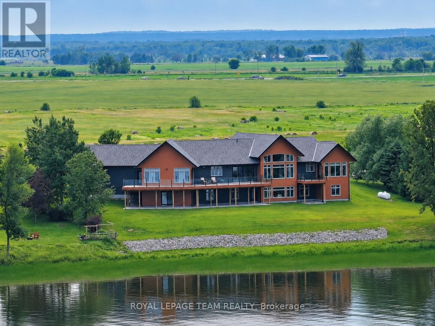 Property Photo: 231 Finnerty Road ON K0J 1K0