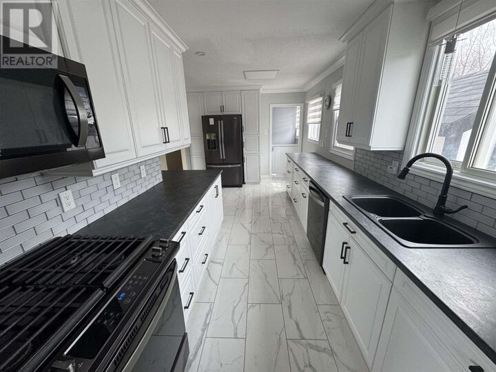 Property Photo:  5 McLaren Cres  ON P5A 3M6 