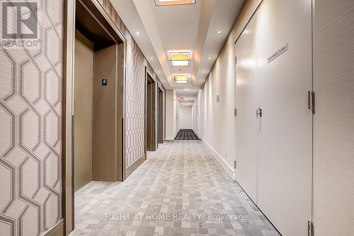 Property Photo:  9201 Yonge Street 205  ON L4C 1H9 