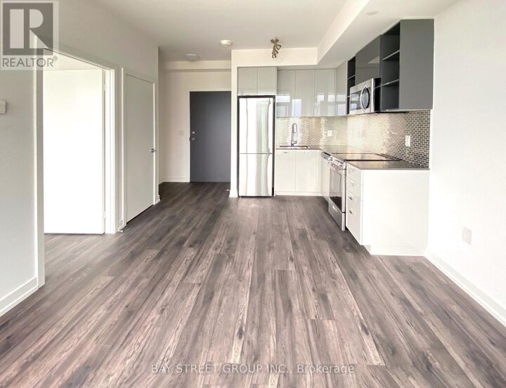 Property Photo:  10 De Boers Drive 814  ON M3J 0G5 