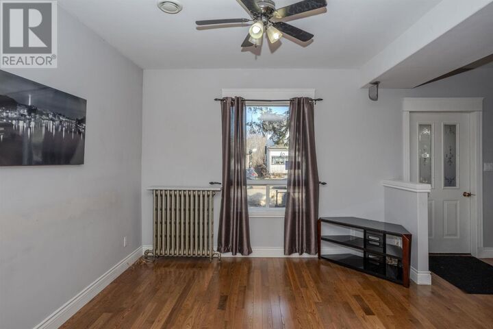 Property Photo:  128 Amelia St W  ON P7E 4A2 