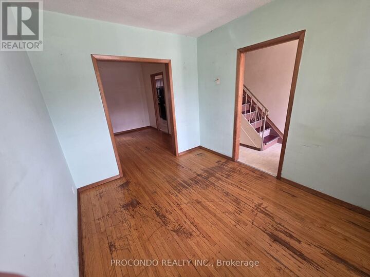 Property Photo:  286 Harvie Avenue  ON M6E 4K7 
