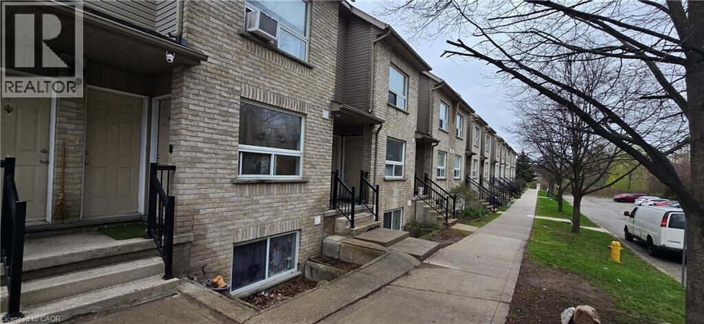 Property Photo:  144 West Highland Road West 5  ON N2M 3B8 