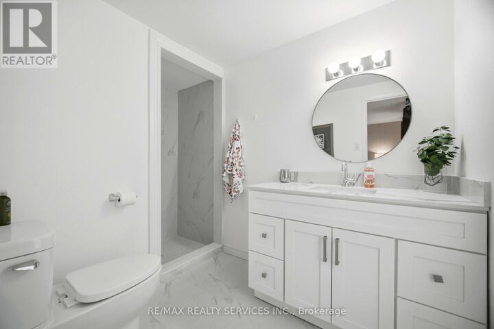Property Photo:  2218 Upper Middle Road 1  ON L7P 2Z9 