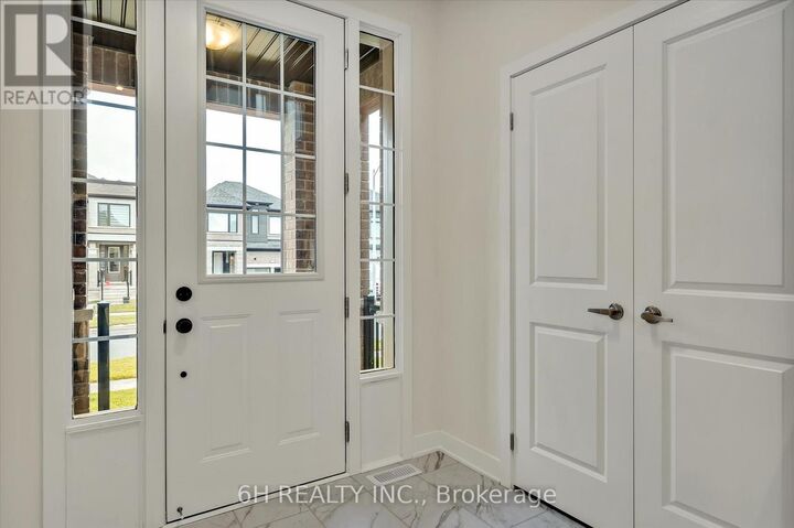 Property Photo:  816 Griffin Trail  ON K9K 0J4 