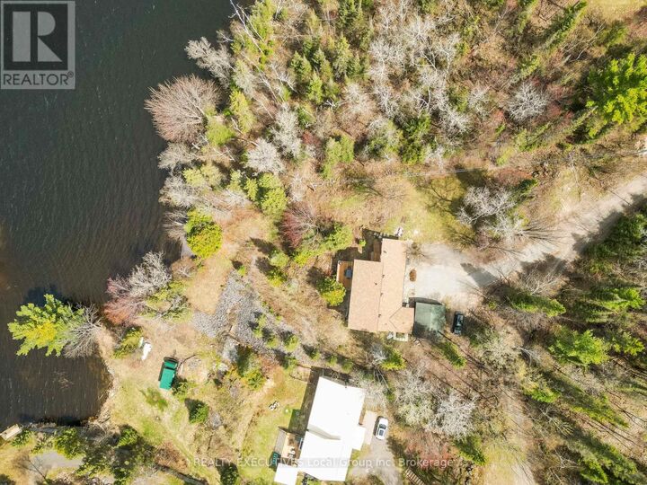 Property Photo: 410 Pinecreek Crescent ON P0H 1H0